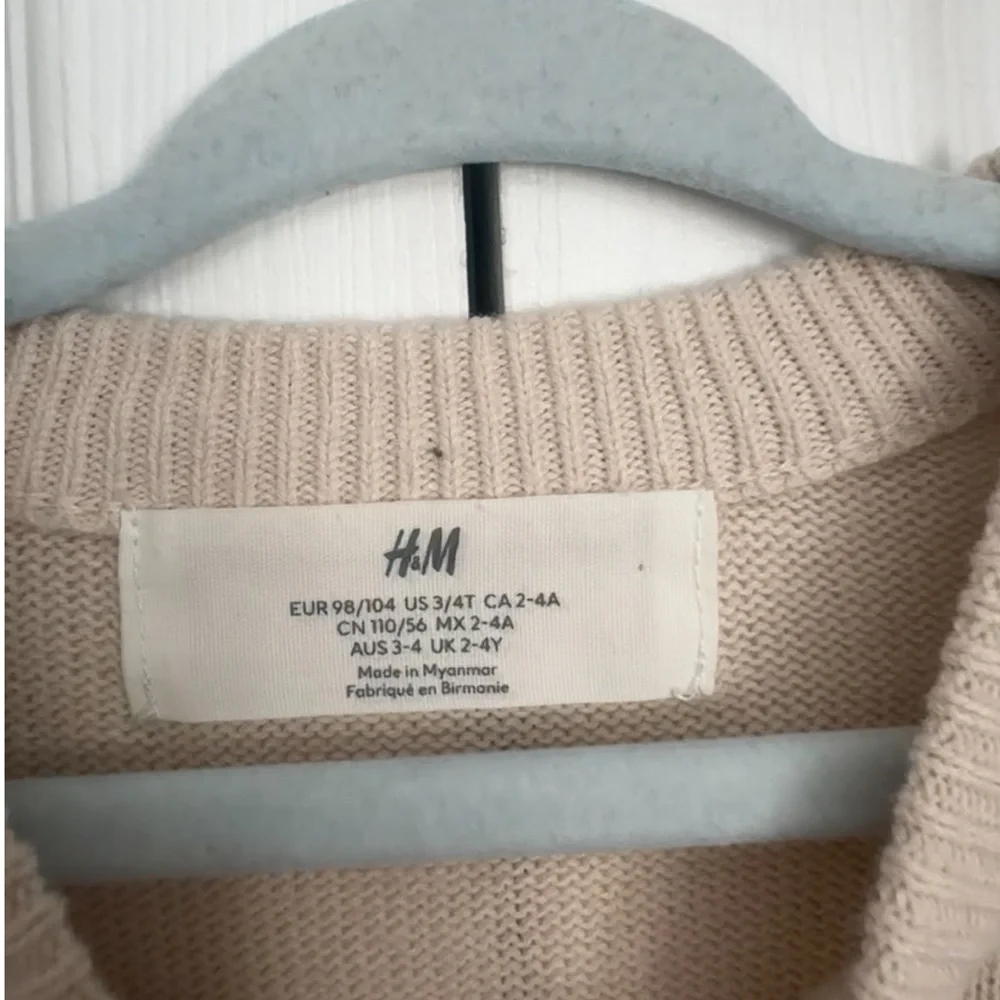 Toddler balloon sleeve sweater
